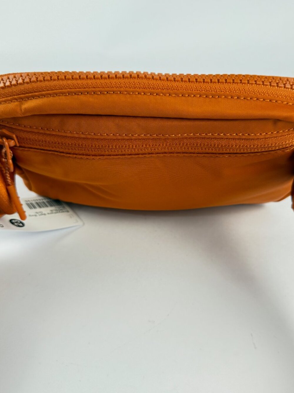 NWT Lululemon Everywhere Belt Bag 1L Tiger Orange 8" Wide SOLD OUT ONLINE - Picture 3 of 8